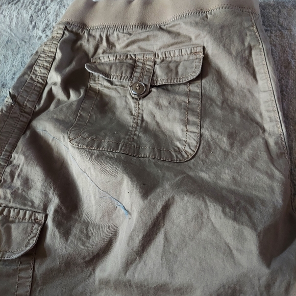 Shorts - Picture 5 of 6